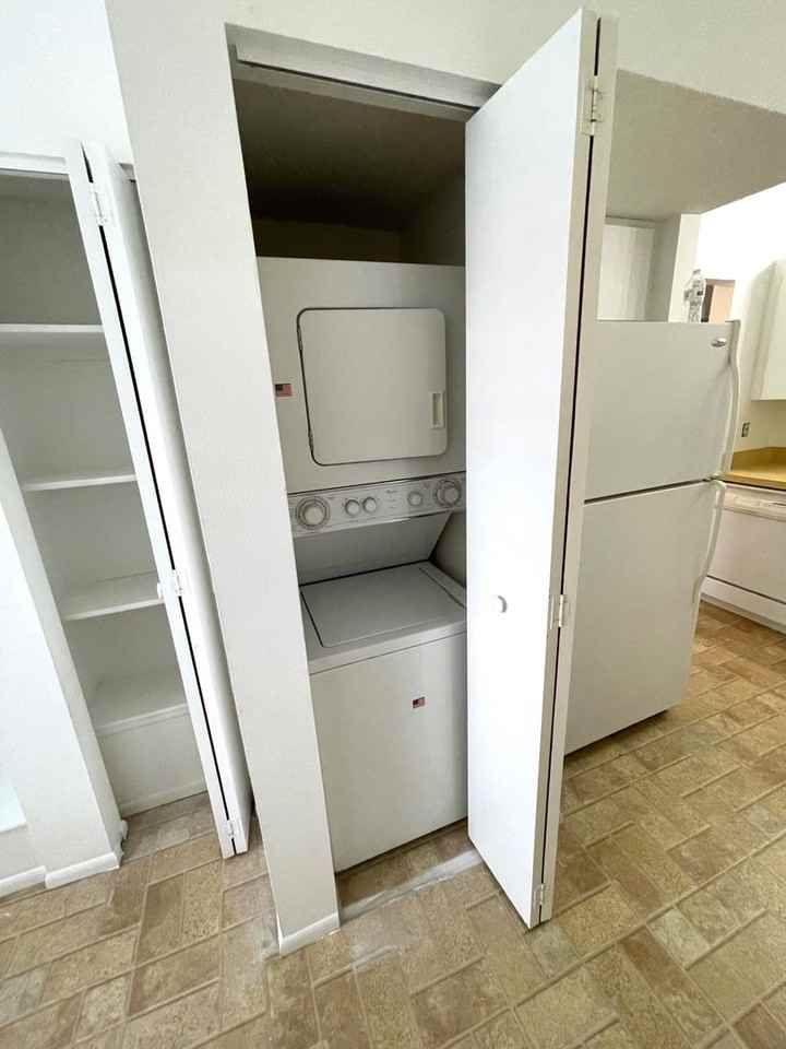 7270 Cloister Dr - Photo 6 of 20