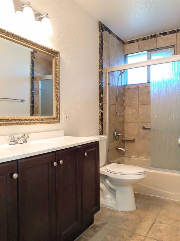 2042 Terilyn Ave - Photo 6 of 32