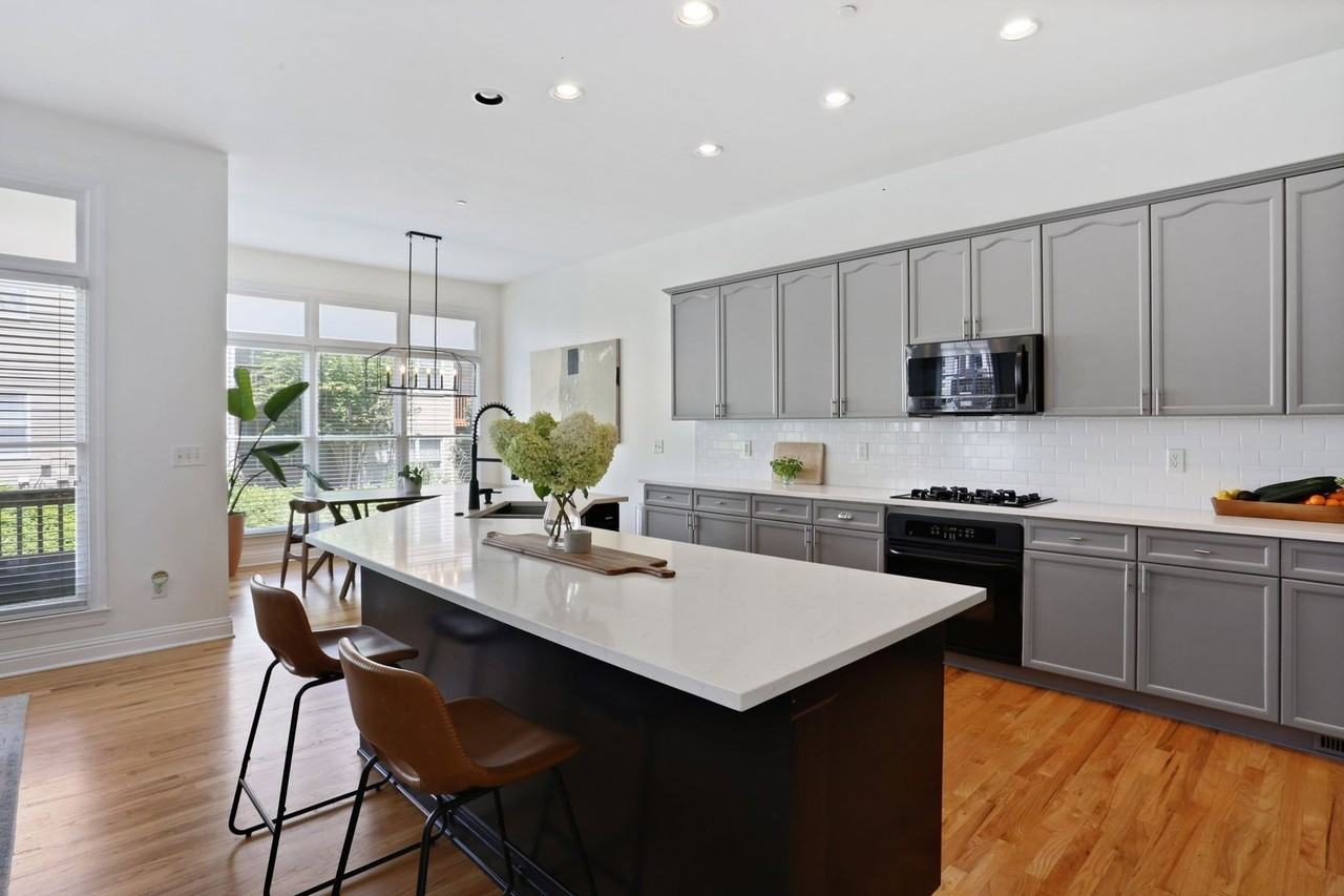 308 Creekbank Way Se - Photo 3 of 31