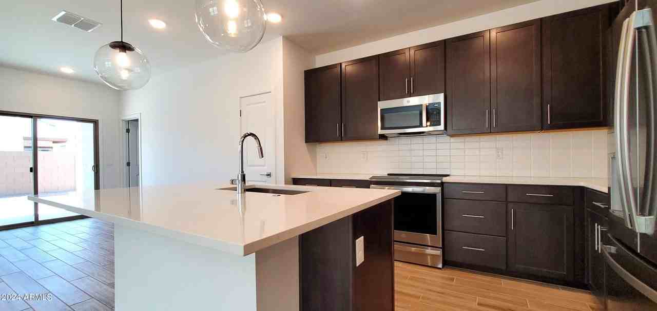 7812 N 79th Dr - Photo 3 of 43