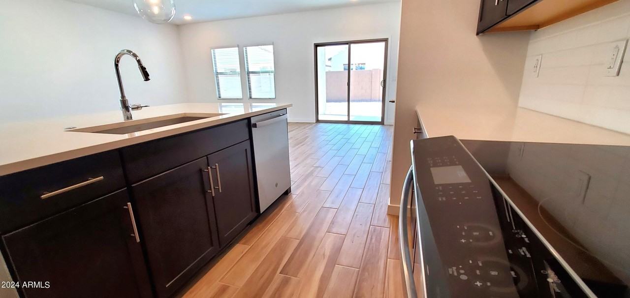 7812 N 79th Dr - Photo 5 of 43