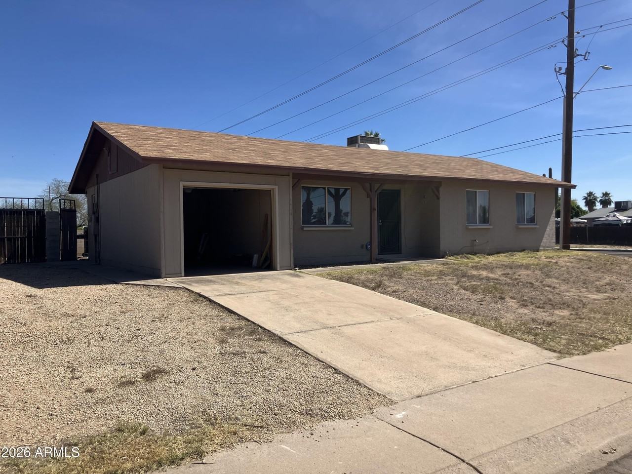 17801 N 8th Dr - Photo 3 of 37