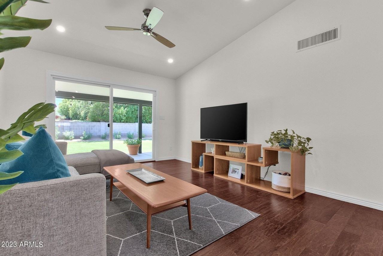 6867 E Phelps Rd - Photo 6 of 20