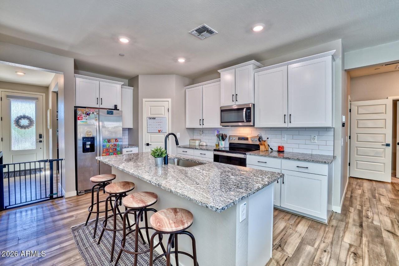 11508 W Cumberland Dr - Photo 4 of 17