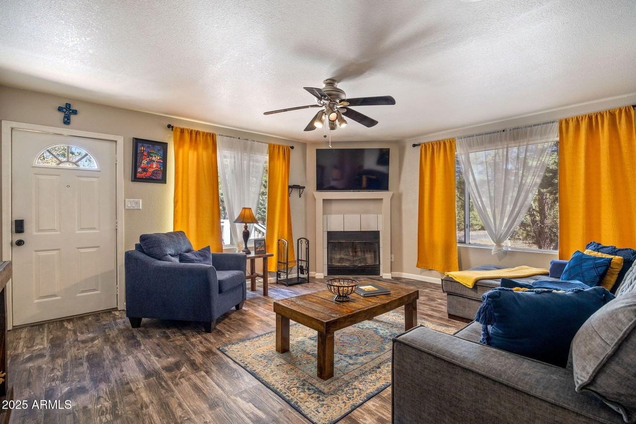 3361 W Hansen - Photo 7 of 49