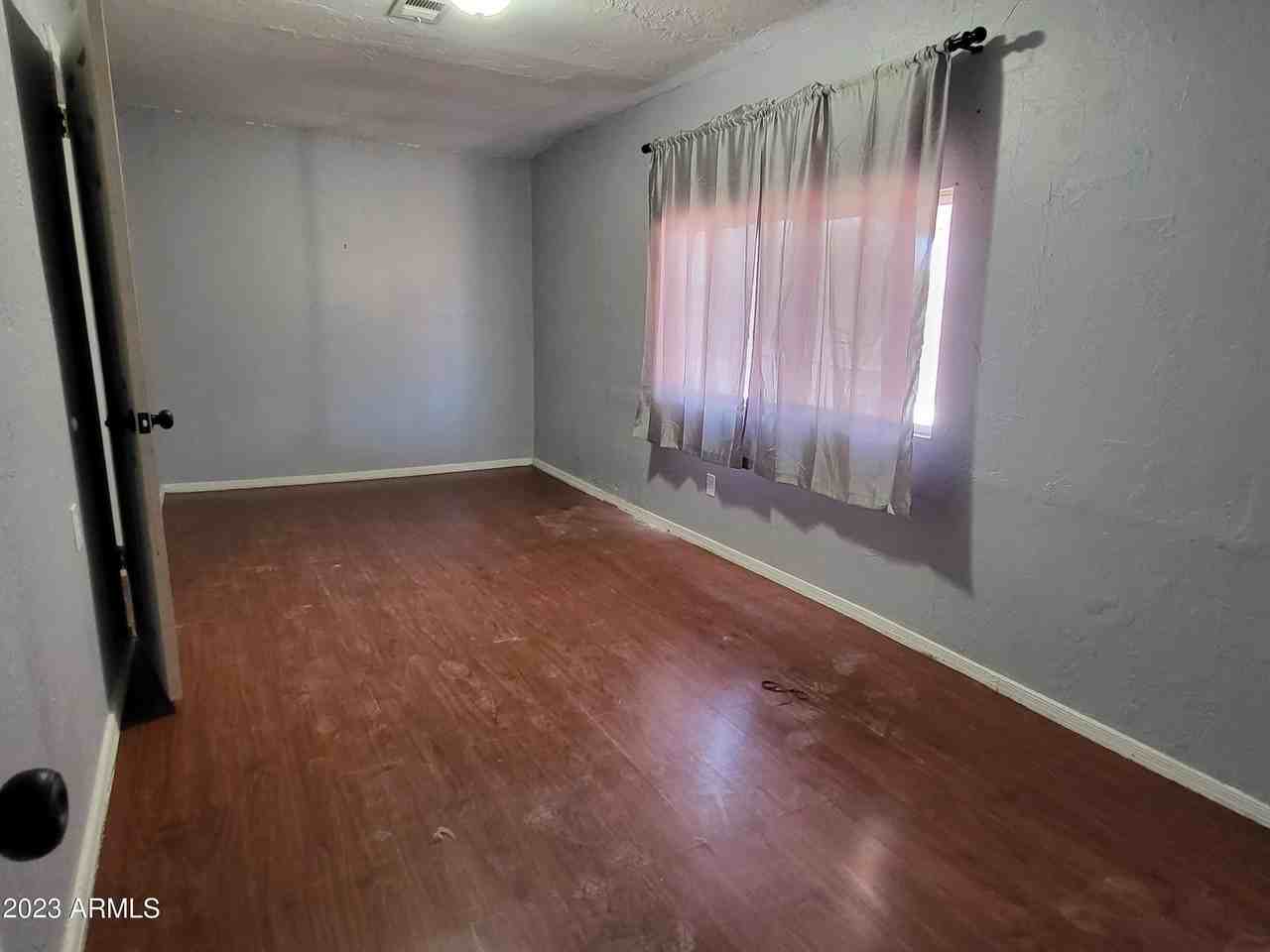 1342 W Fillmore St - Photo 4 of 16