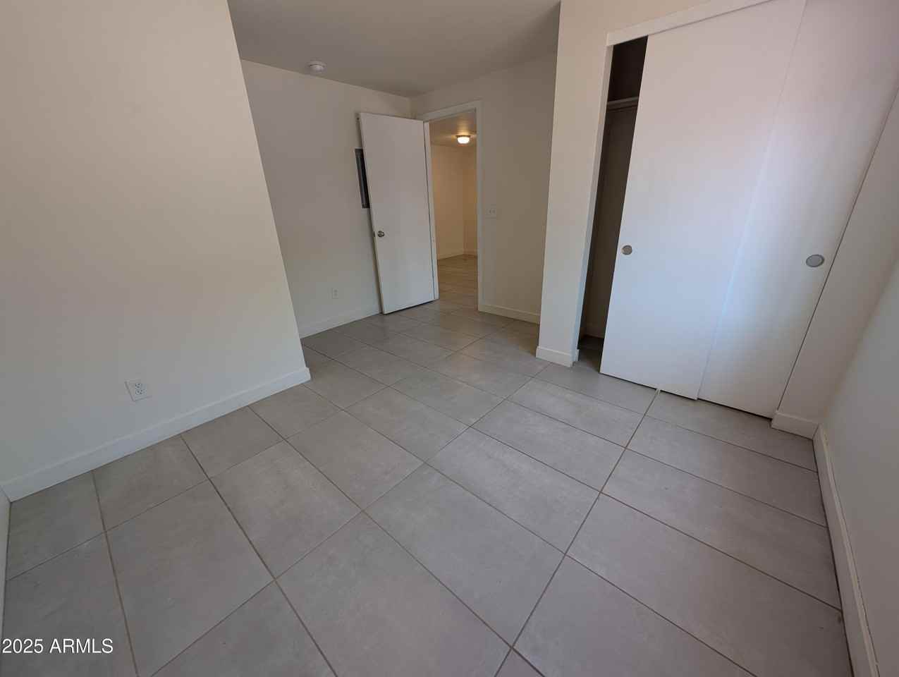 1631 E Yale St Apt 5 - Photo 5 of 6