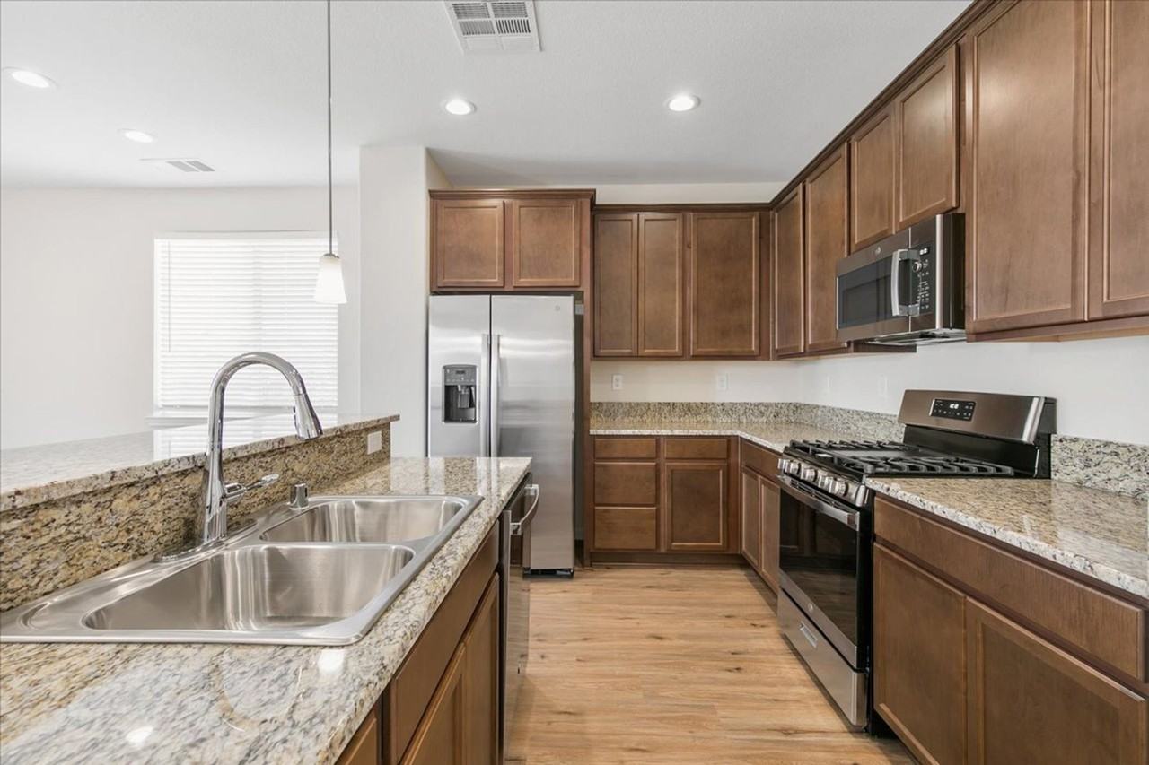 2354 Star Canyon Dr - Photo 3 of 36