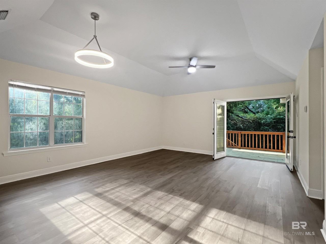 7 Twin Echo Ct #A - Photo 2 of 10