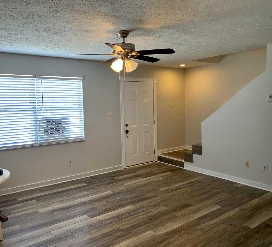 103 Downing St Apt D - Photo 2 of 7