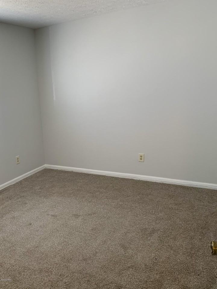 103 Downing St Apt D - Photo 5 of 7