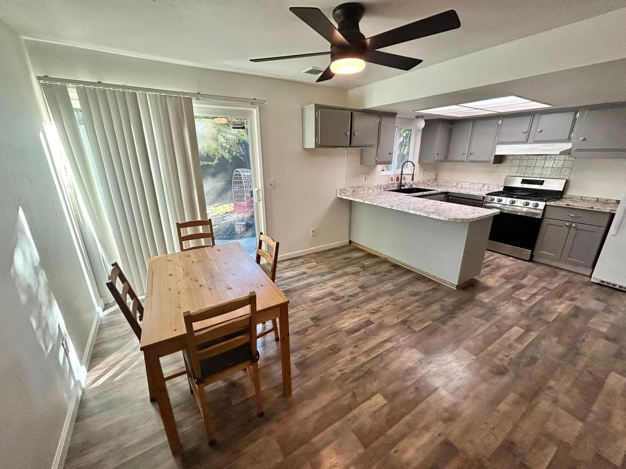 2102 Whittier Dr - Photo 5 of 11