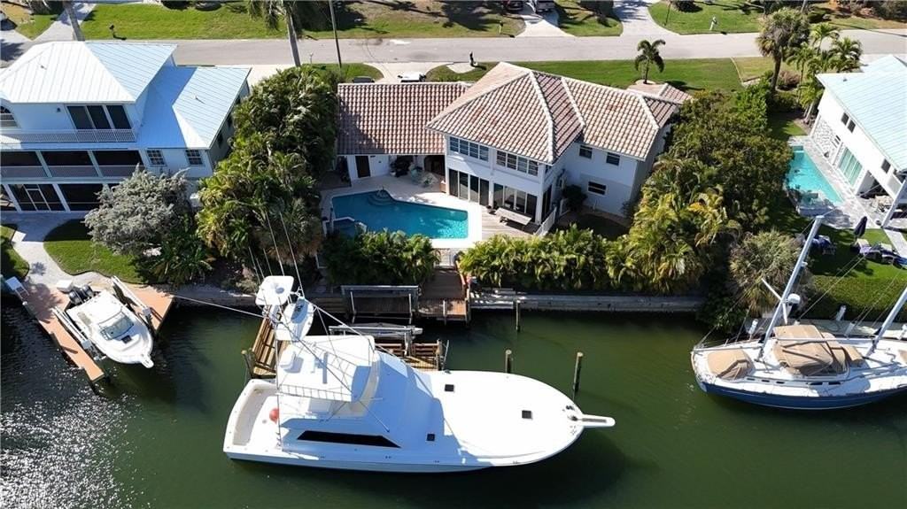 1748 Jewel Box Dr - Photo 3 of 45