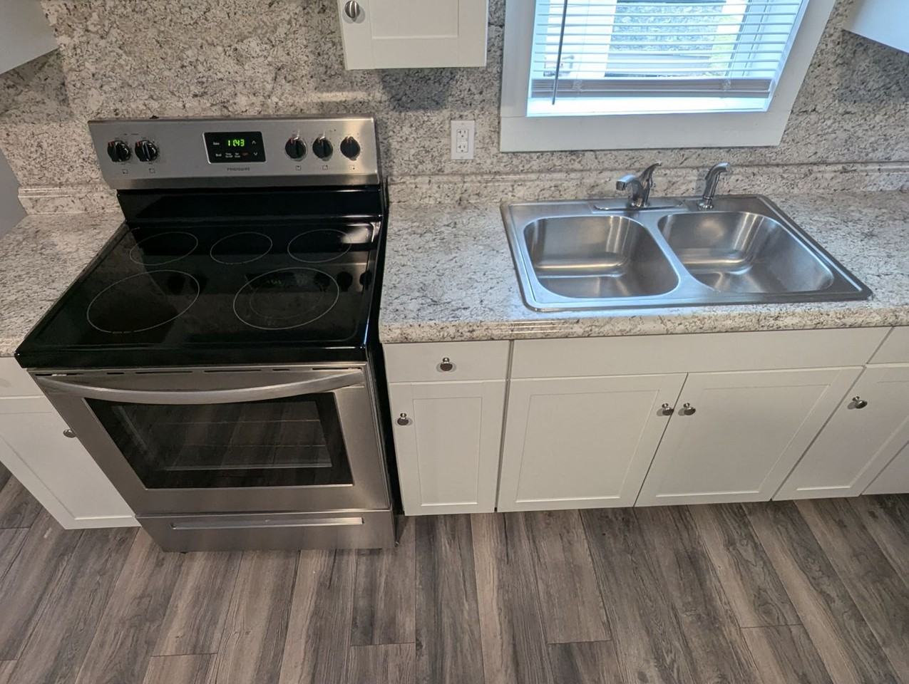 1529 Scott St - Photo 3 of 14