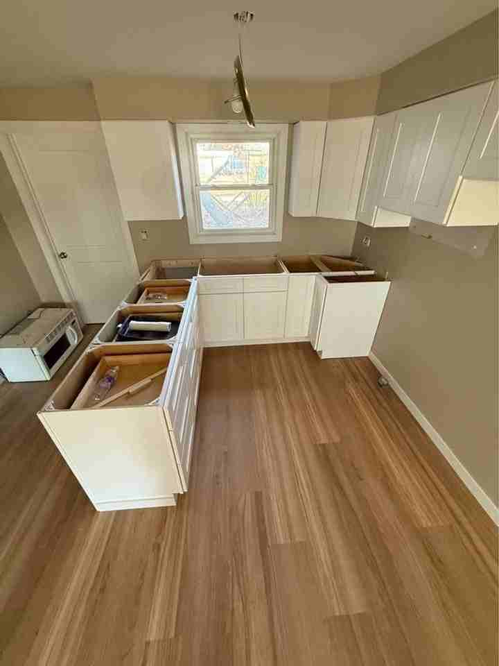 208 Park St N - Photo 2 of 6