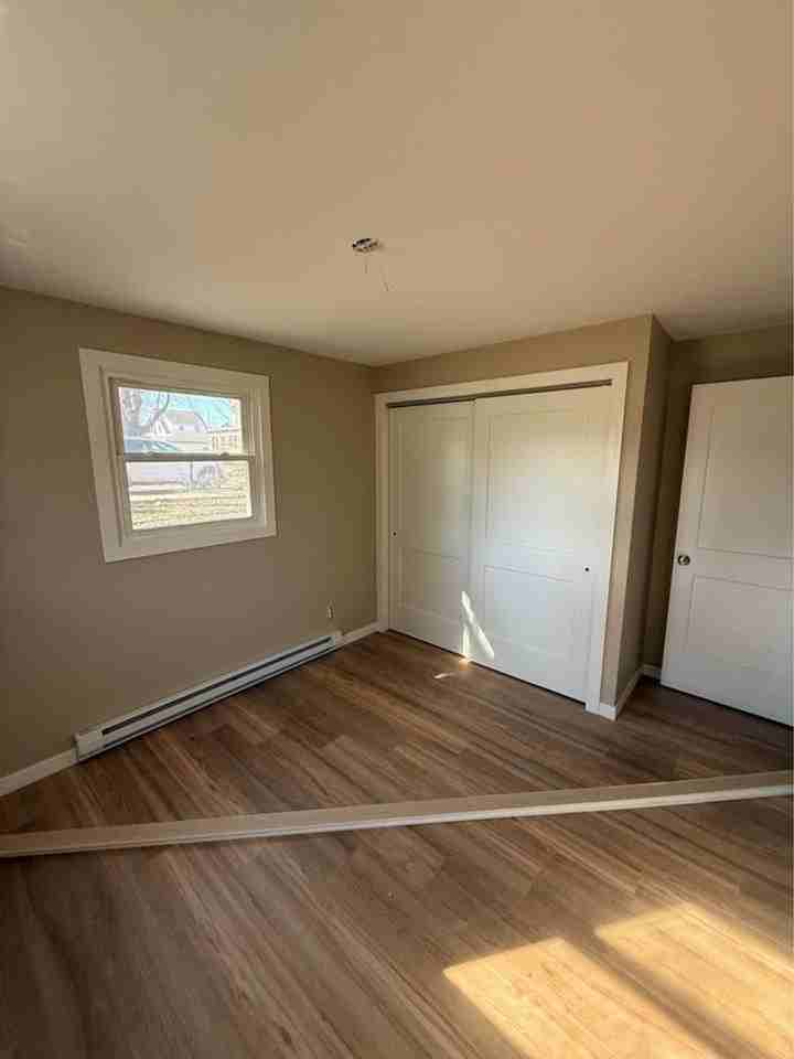 208 Park St N - Photo 3 of 6