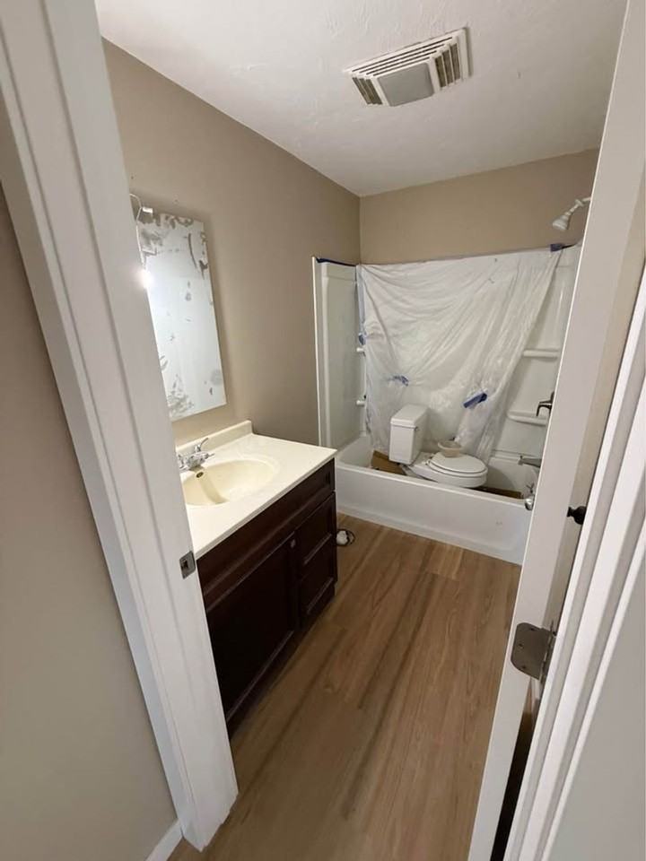 208 Park St N - Photo 6 of 6