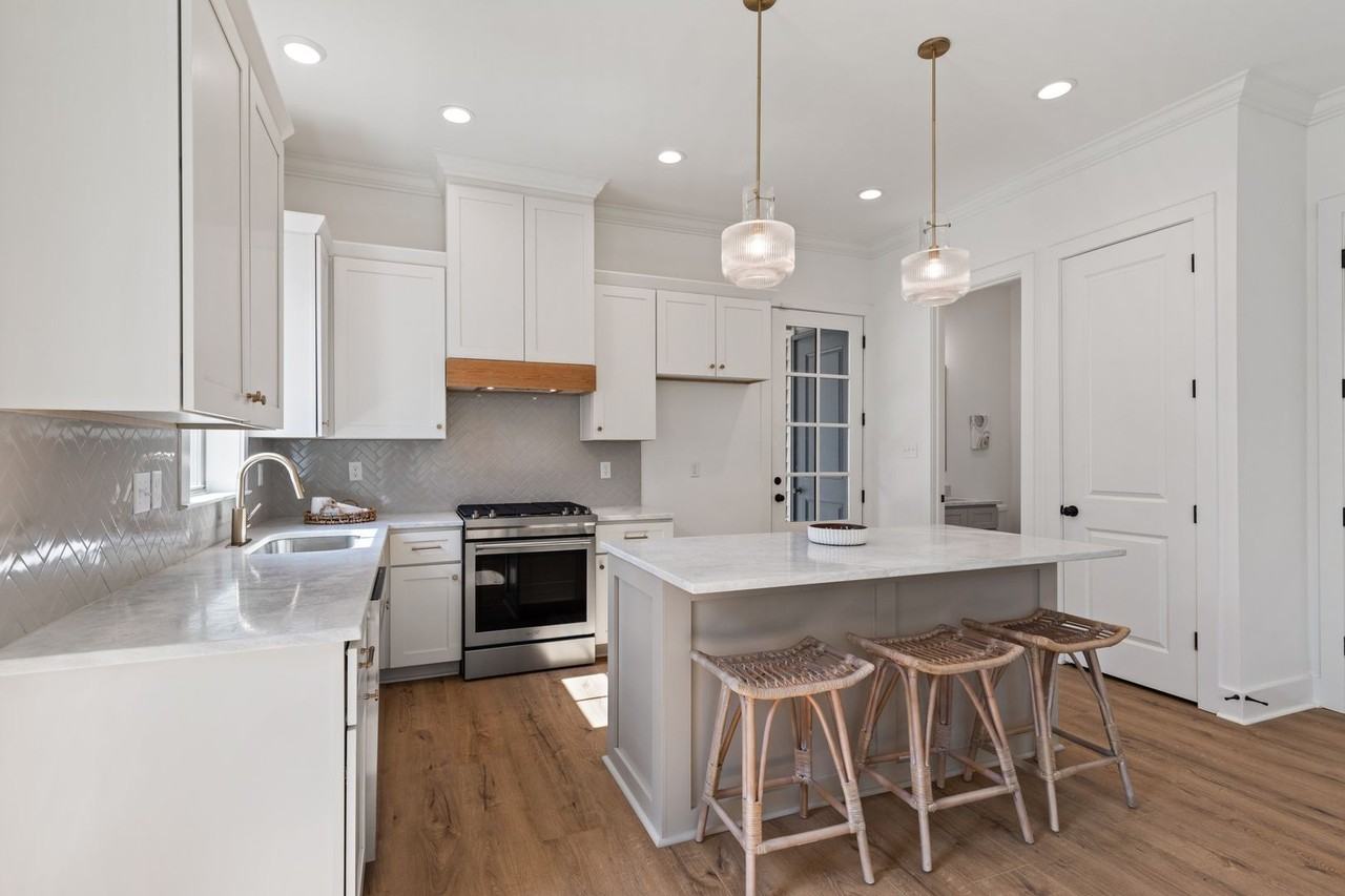 115 Gaunt Ln #501 - Photo 2 of 18