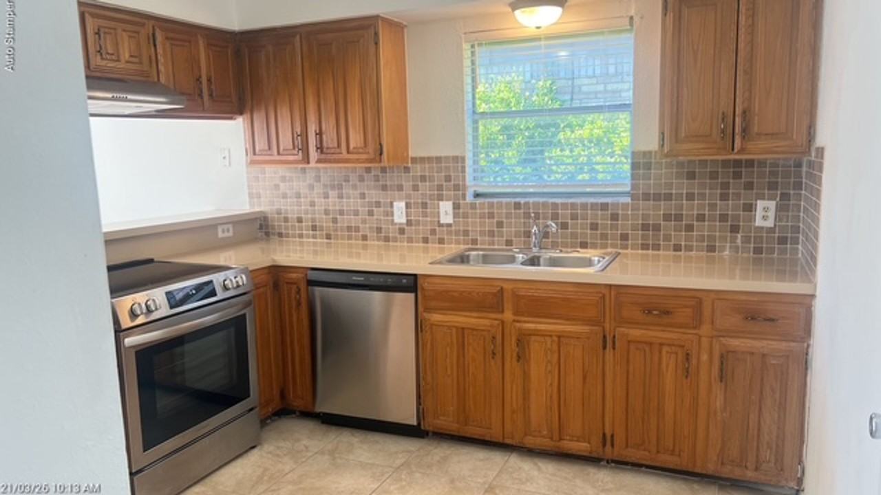 7221 W Cleburne Rd - Photo 5 of 34