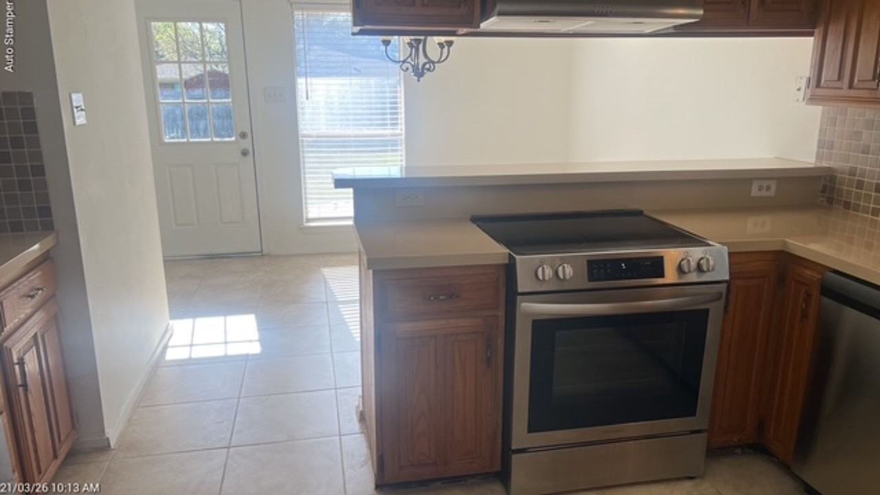 7221 W Cleburne Rd - Photo 7 of 34