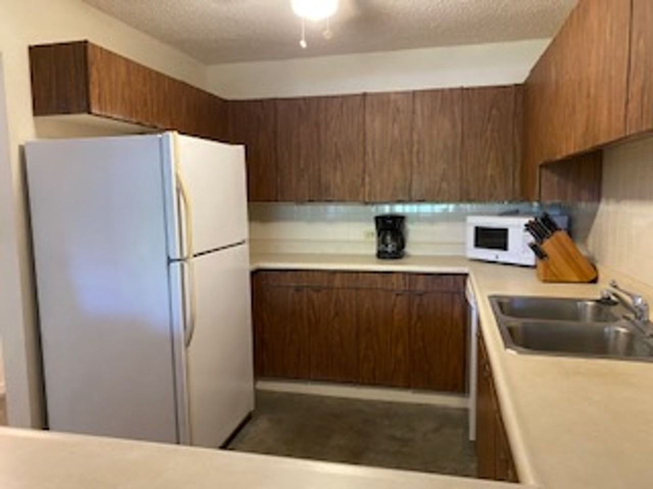 2405 Kalanianaole St #206 - Photo 5 of 10
