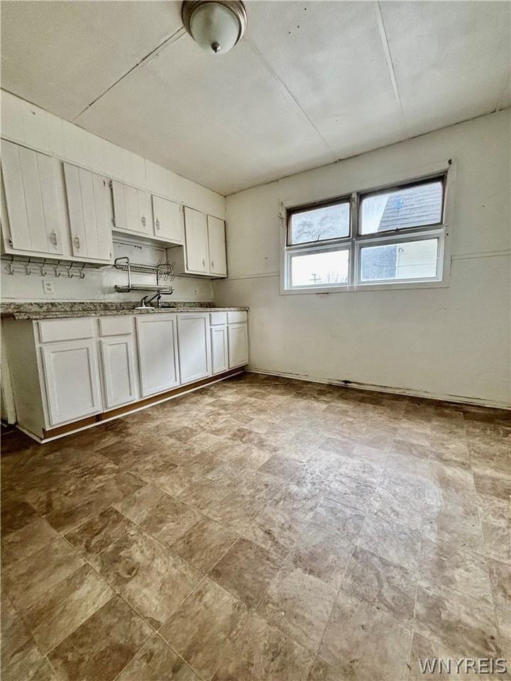 2445 Bailey Ave Unit 2 - Photo 2 of 13