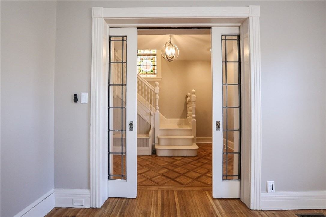 739 University Ave Unit Down - Photo 4 of 24