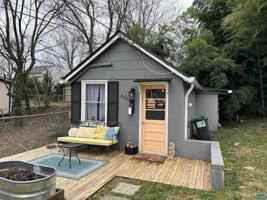 featured image of 804 Hinton Ave