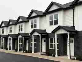 featured image of 319 22nd Ave E