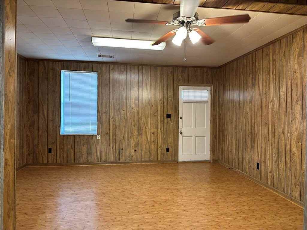 4008 Maple Cir - Photo 4 of 14