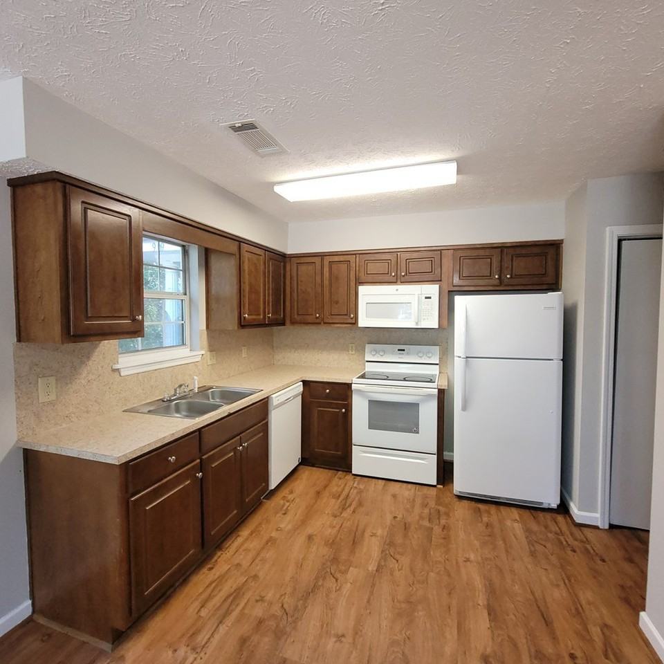 909 Washington Ave Apt 1 - Photo 5 of 8