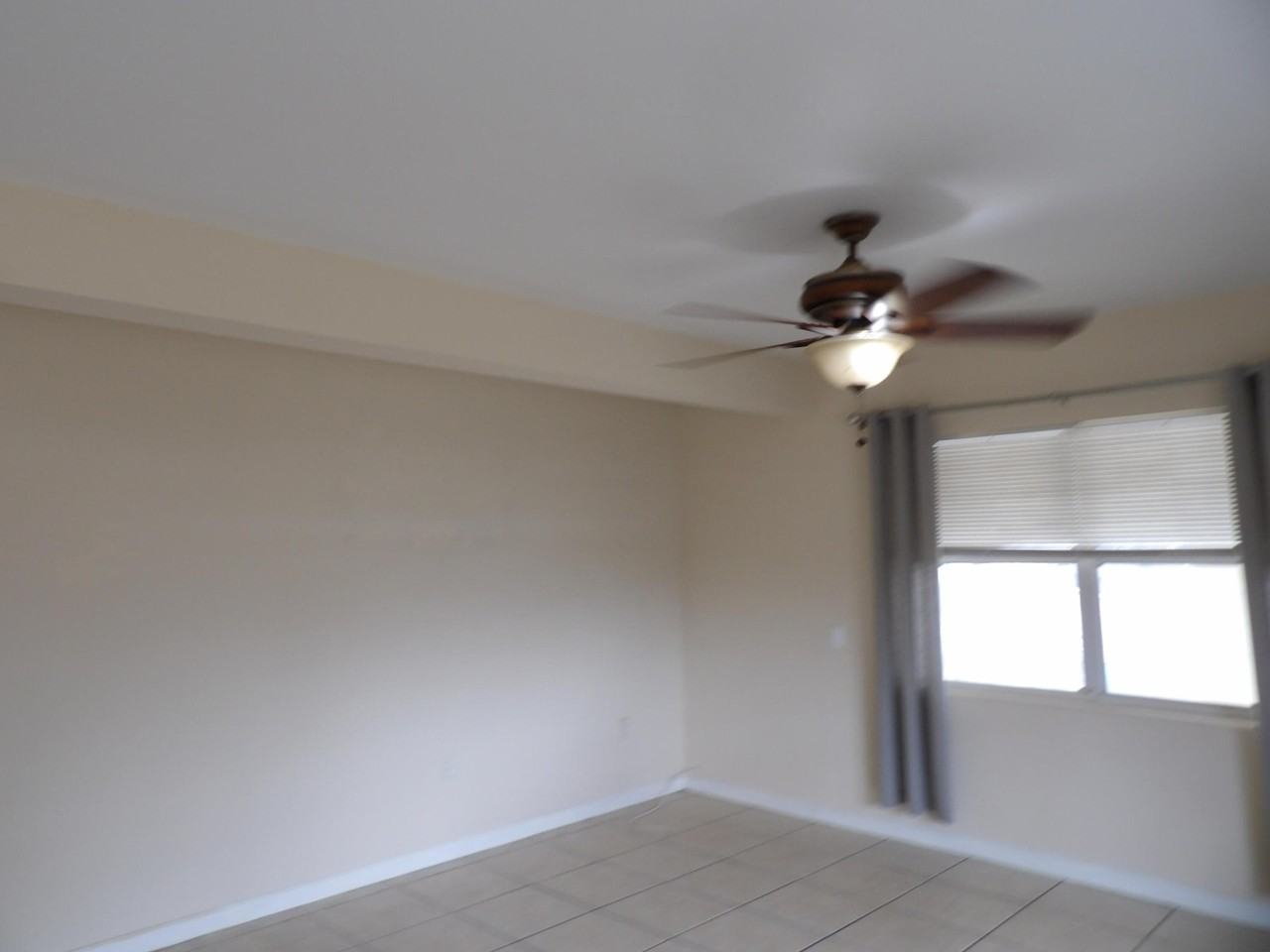 708 AVENUE I A - Photo 4 of 5