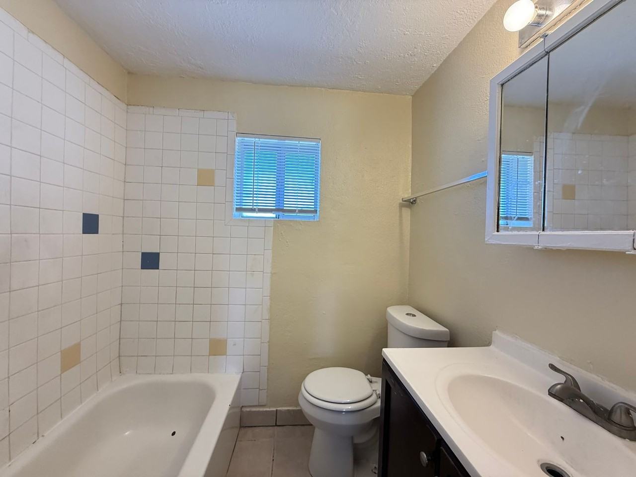 350 Estancia Dr Nw - Photo 3 of 6