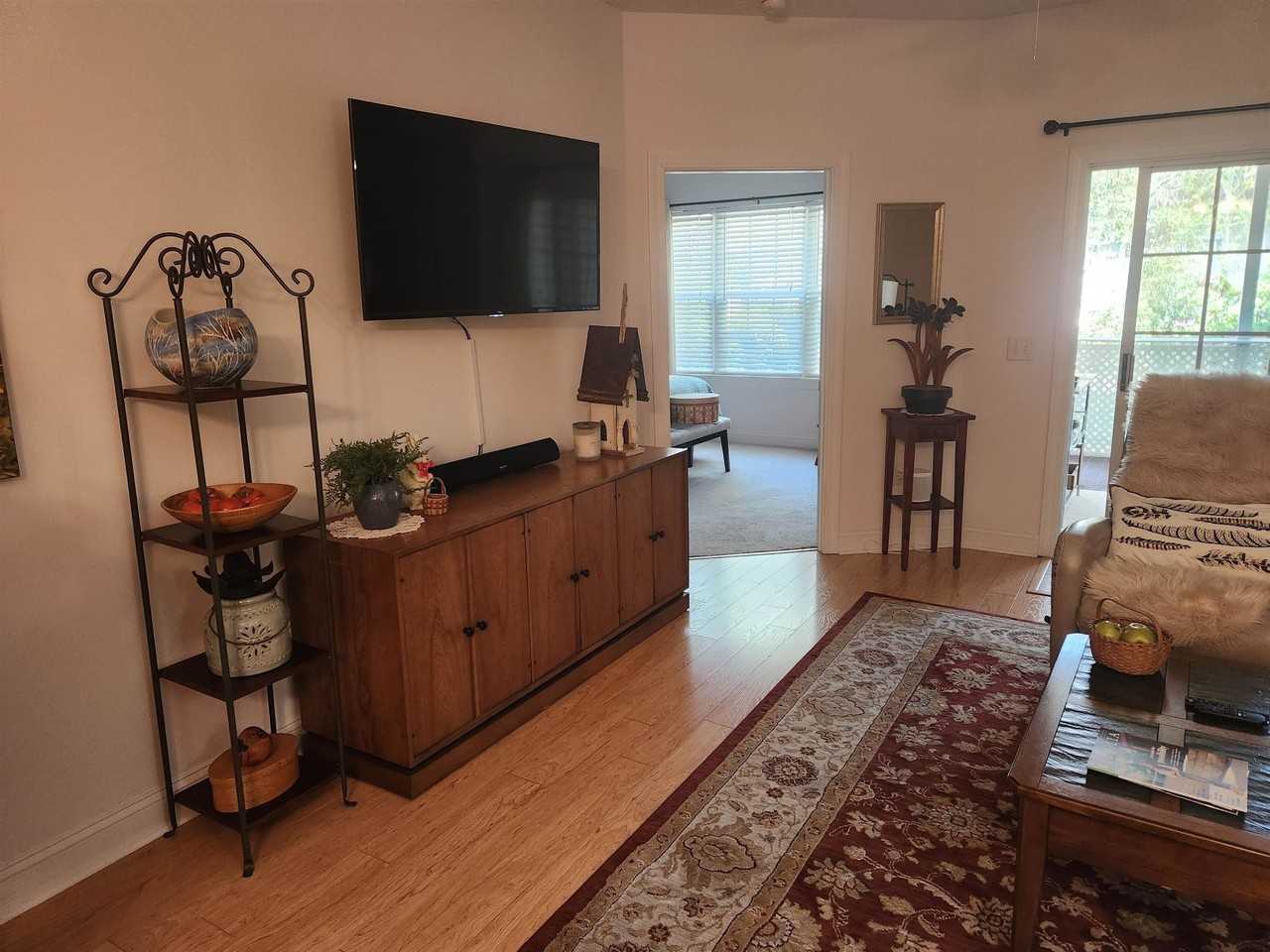 943 Algonquin Dr Unit B - Photo 3 of 13