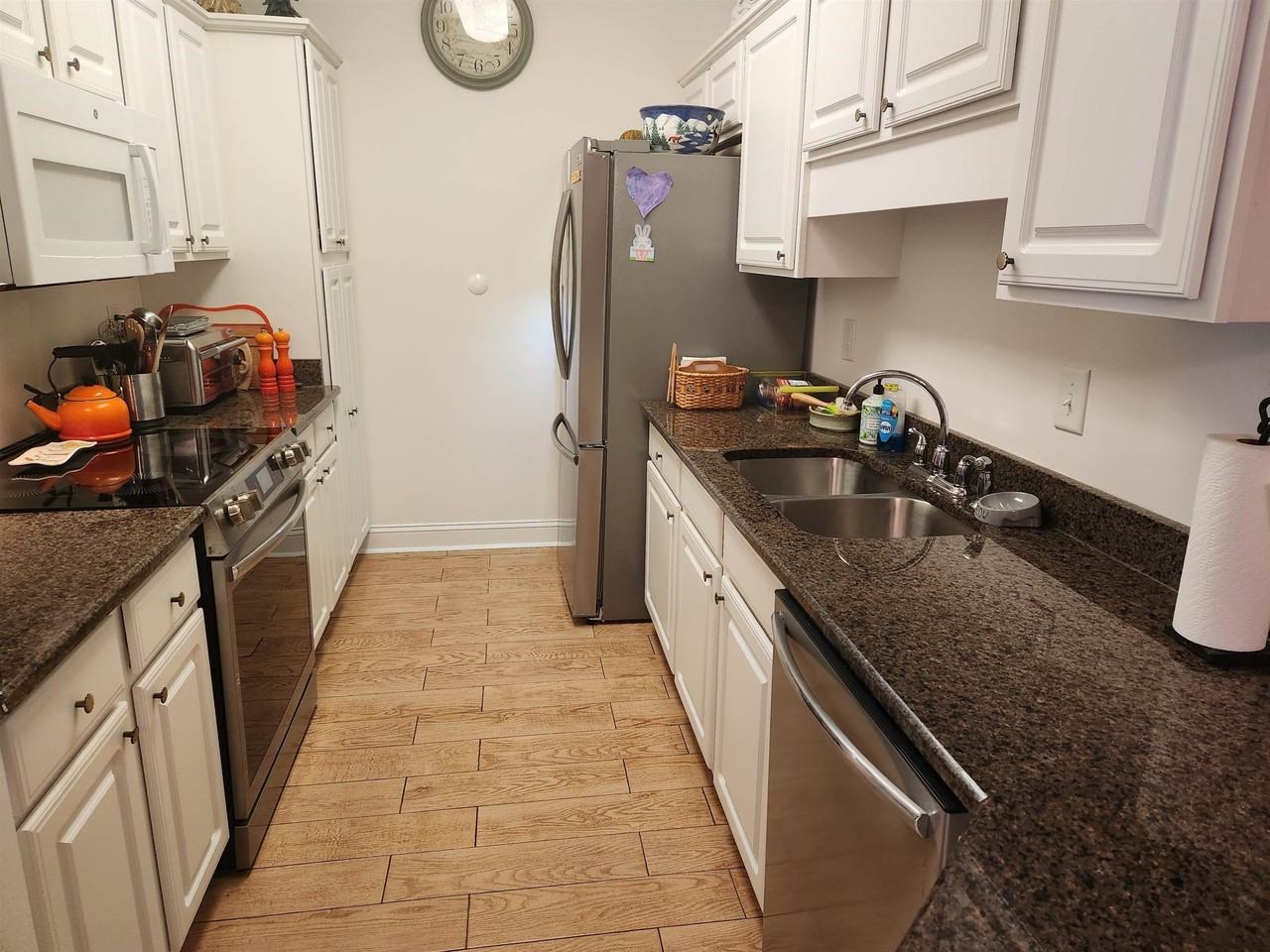 943 Algonquin Dr Unit B - Photo 5 of 13