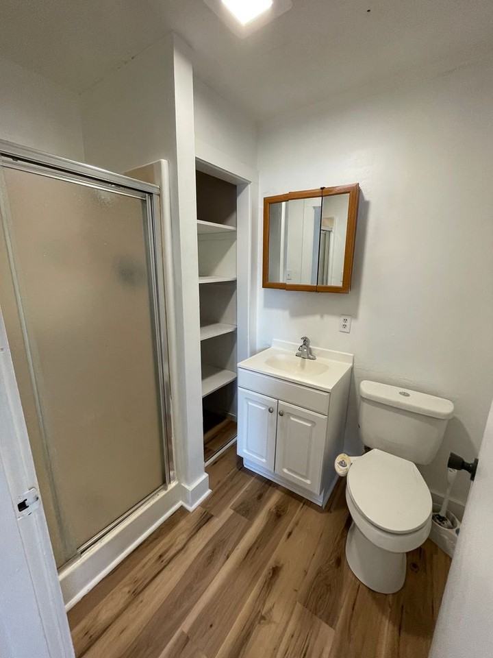 306 W 14th St - Photo 6 of 11