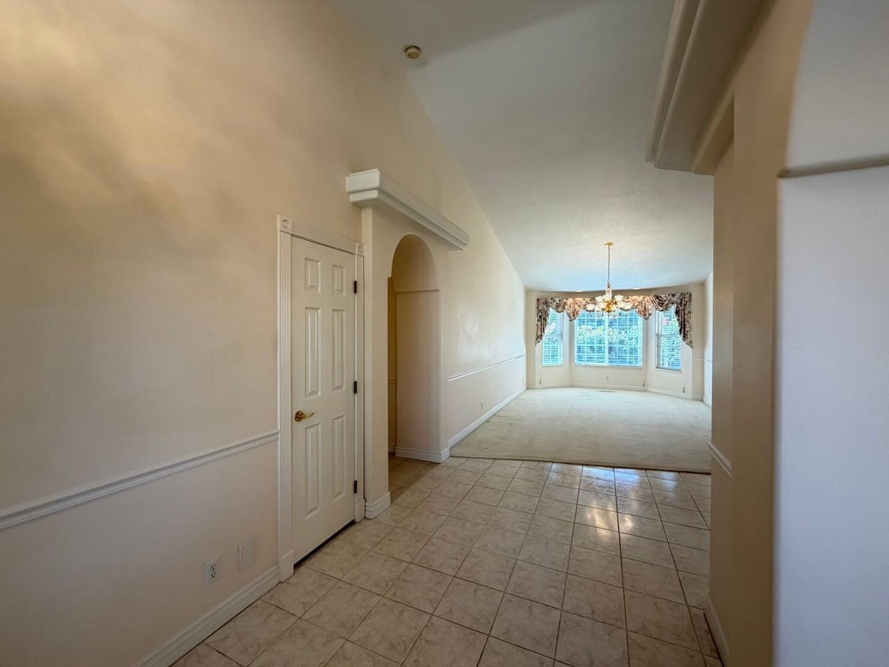 1118 Lizzie Ln - Photo 3 of 40