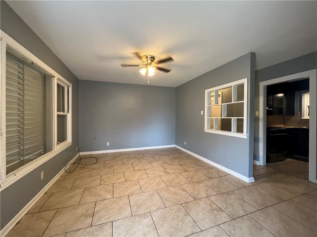 4213 Lowman St - Photo 2 of 13