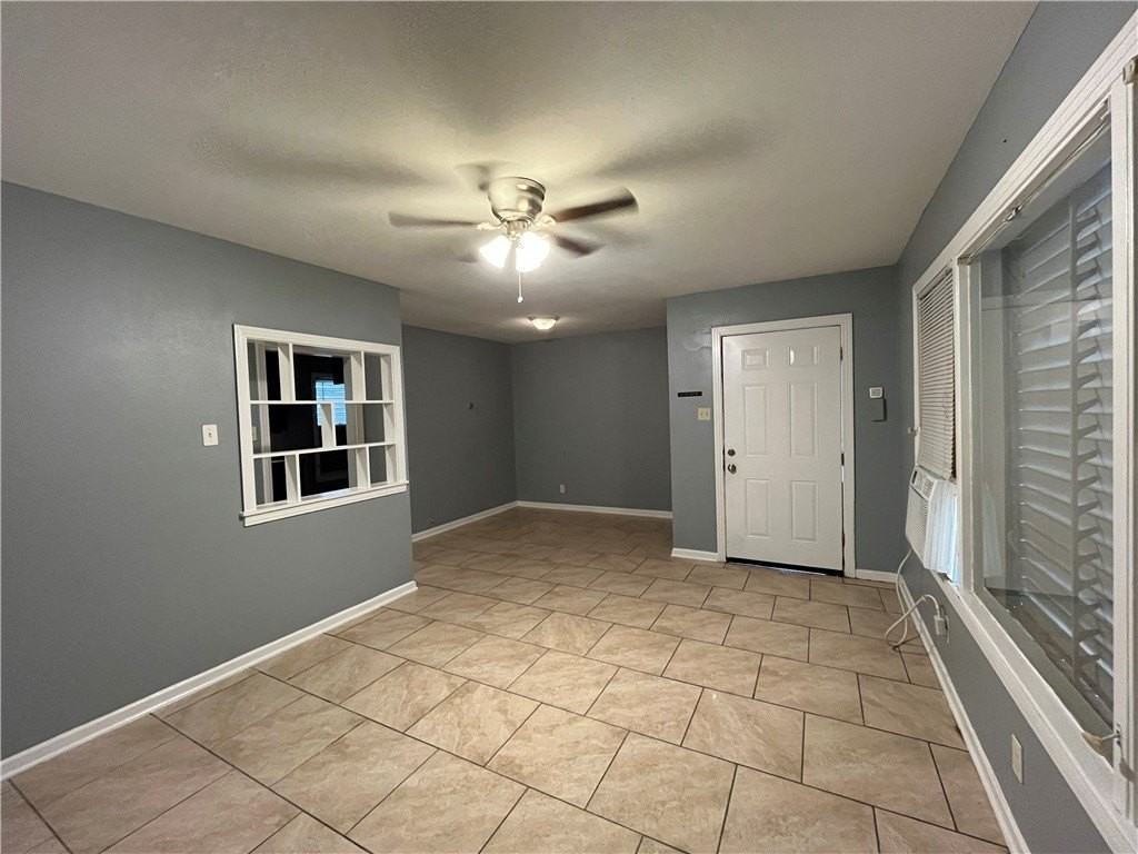 4213 Lowman St - Photo 3 of 13
