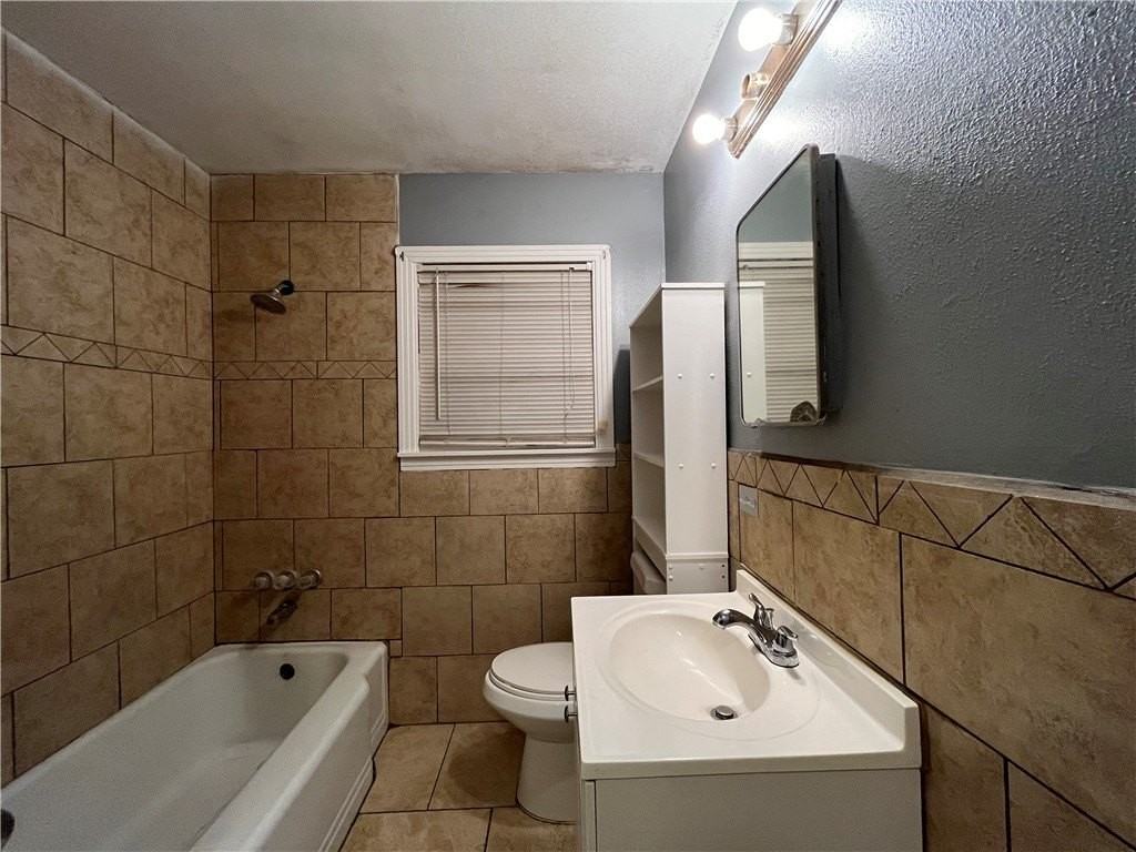 4213 Lowman St - Photo 7 of 13