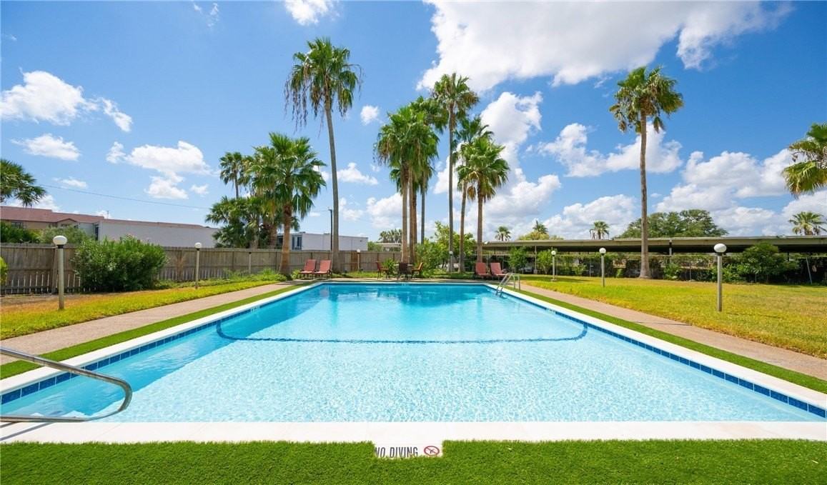 4600 Ocean Dr - Photo 3 of 11