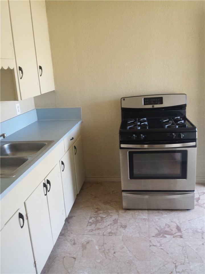 219 Tutt Ave - Photo 4 of 15