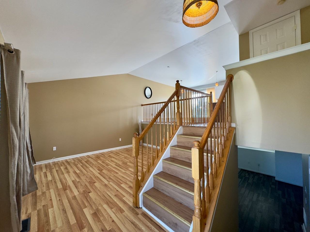 9807 Dee Way - Photo 4 of 31