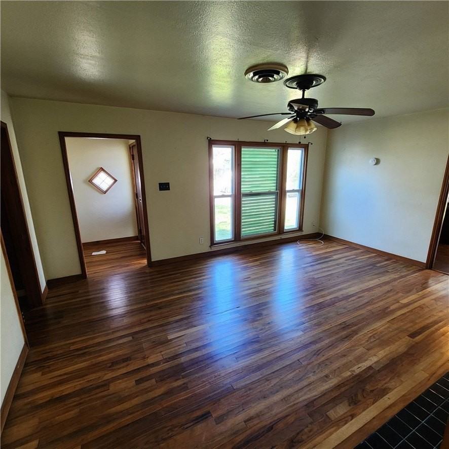 1446 Annapolis Dr - Photo 3 of 23