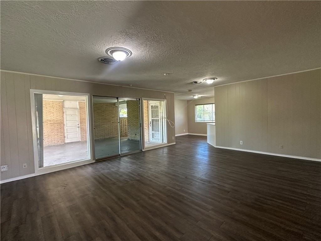 6022 Killarney Dr - Photo 7 of 12