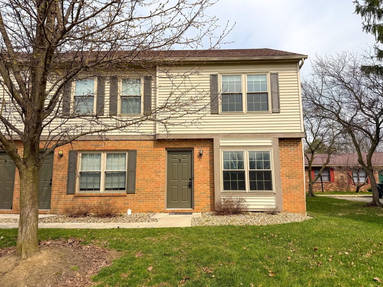 635 Pebble Place Dr Apt C - Photo 2 of 14