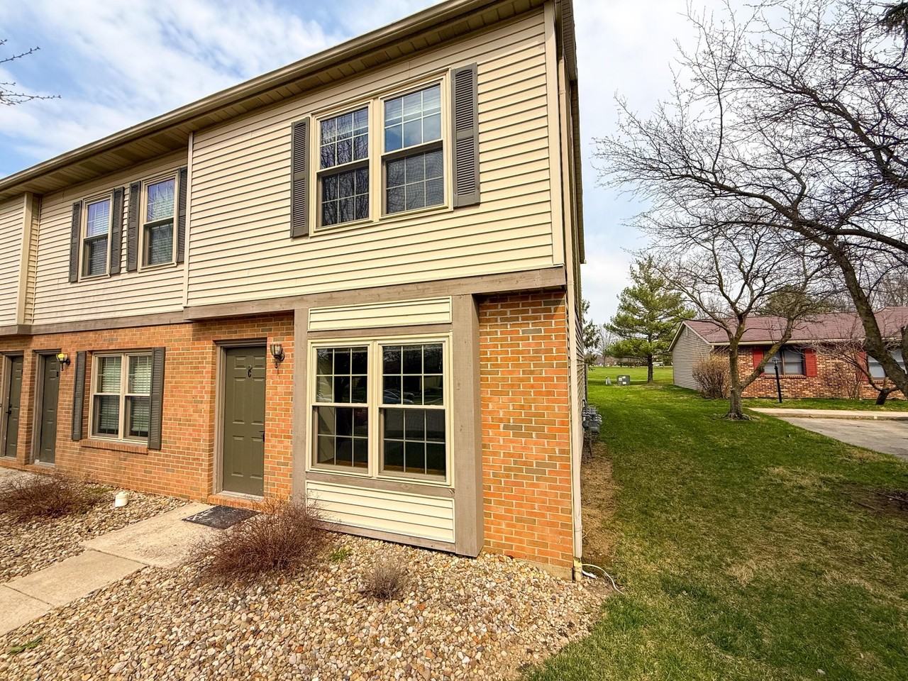 635 Pebble Place Dr Apt C - Photo 3 of 14