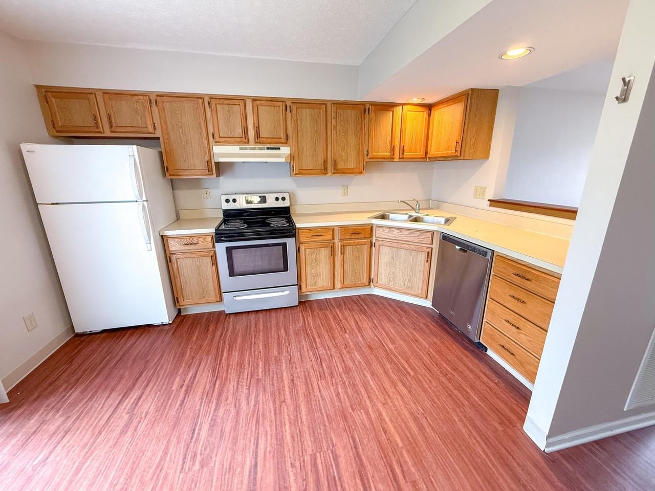 635 Pebble Place Dr Apt C - Photo 7 of 14