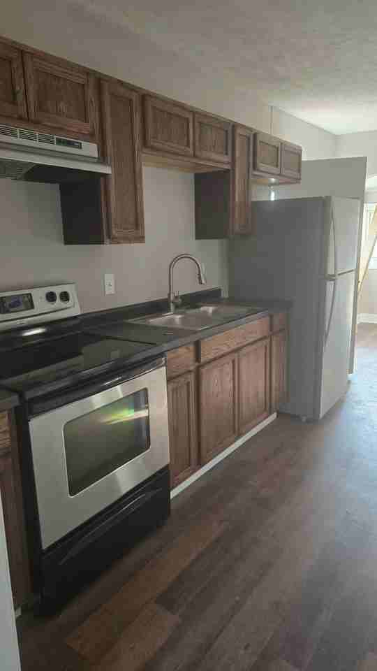 639 S Waverly St - Photo 4 of 4