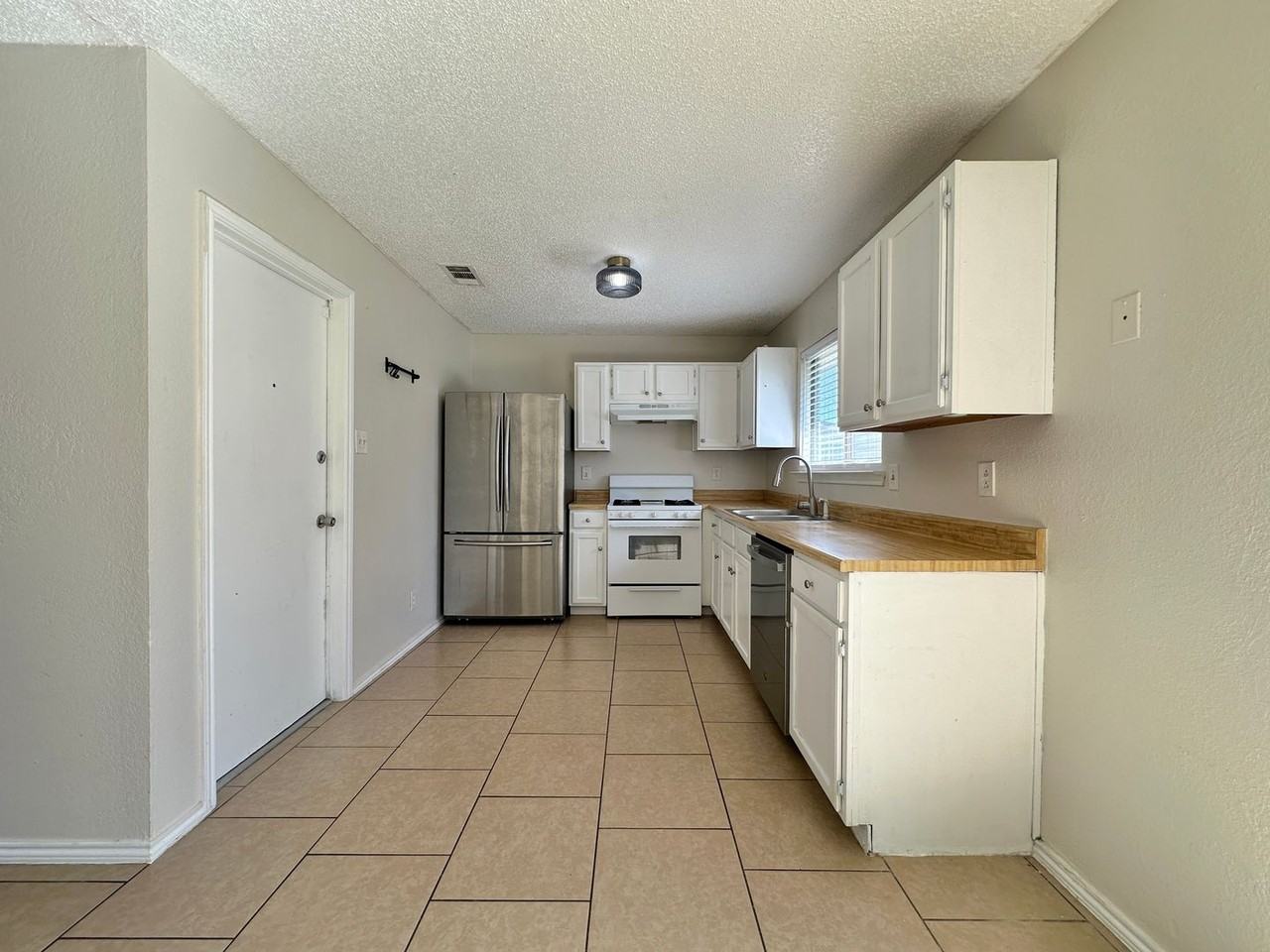 1714 West Ln - Photo 7 of 20